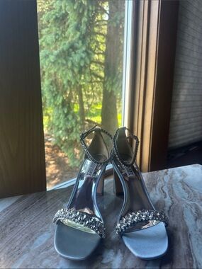 Badgley Mischka satin baby blue Crystal-Embellishing sandal. Block heel.